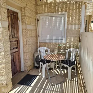  דירה Local